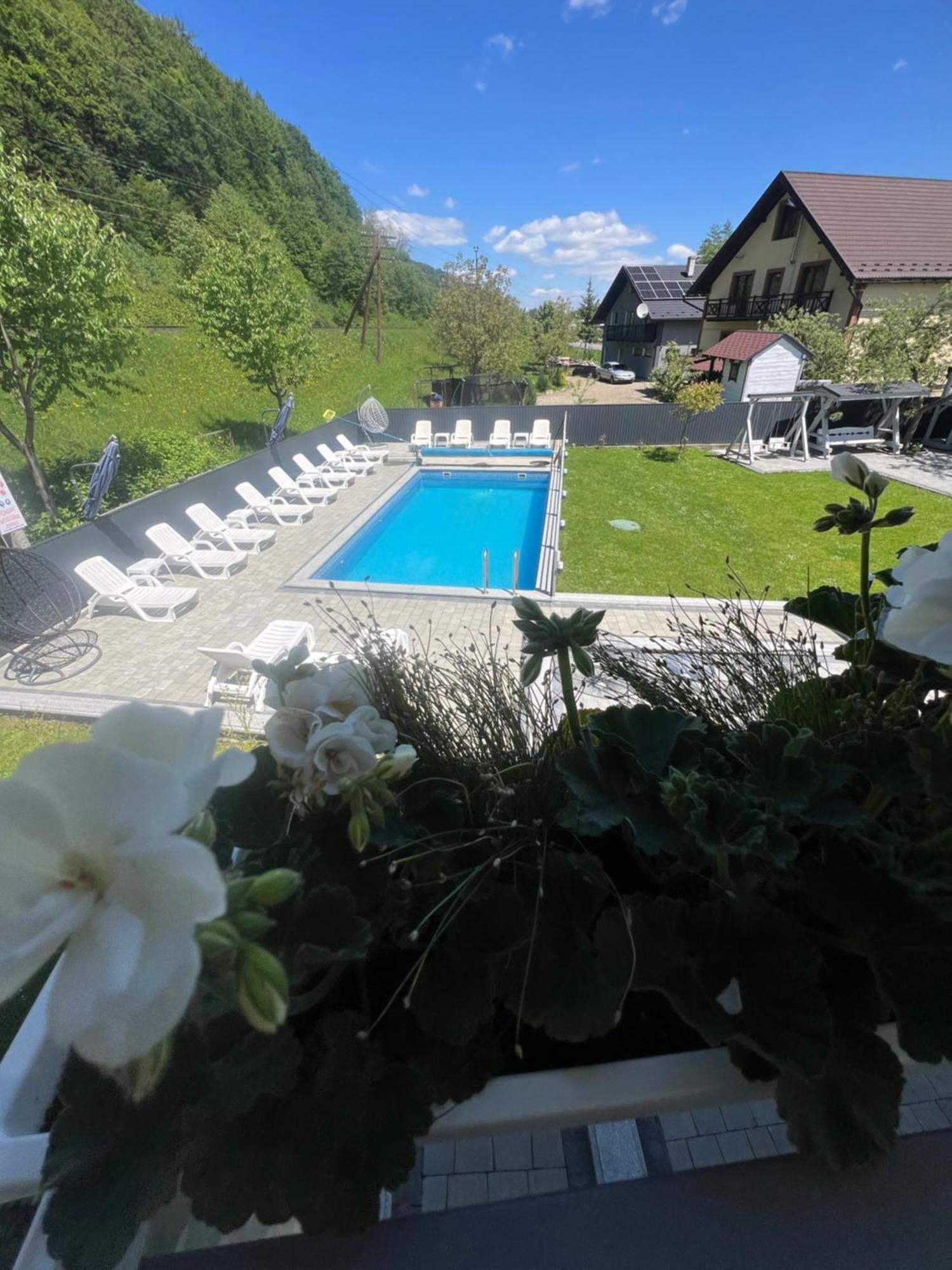 Hotel Фенікс Jaremcze Zewnętrze zdjęcie